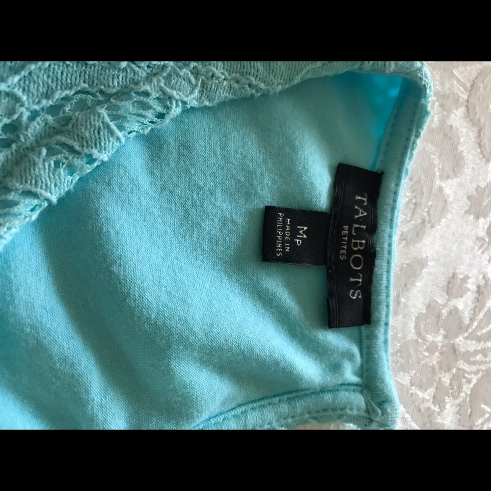 ✋🏻DONATING ✋🏻Beautiful Blue Tank Top with lace overlay - Picture 4 of 5